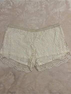 Boho Lace Crochet Shorts in Cream size XL